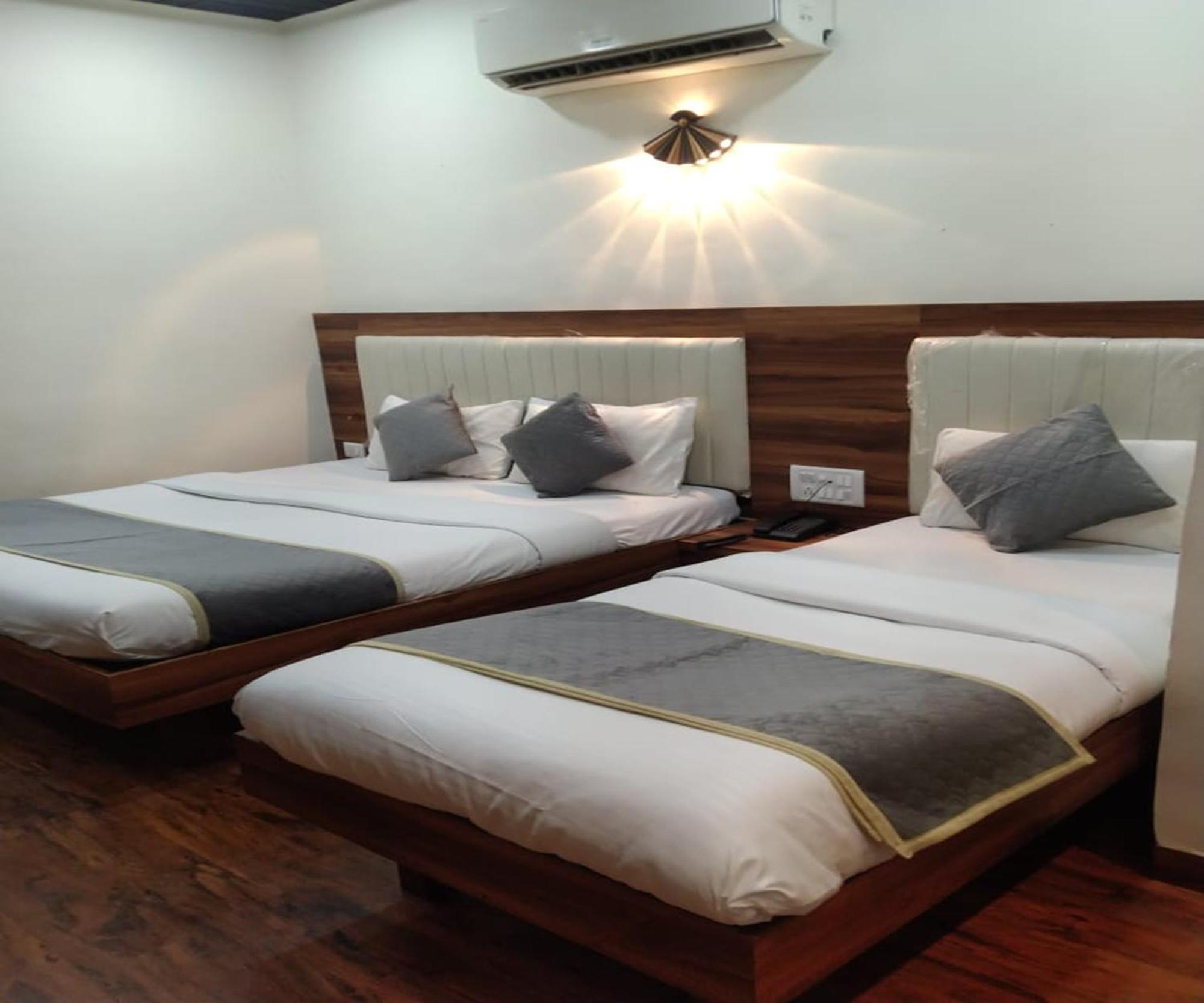 Hotel Air View Near Airport Mumbai Bagian luar foto